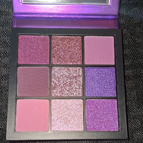 HUDA BEAUTY Amethyst Eyeshadow Palette with Purple and Pink Hues - Picture 3 of 3